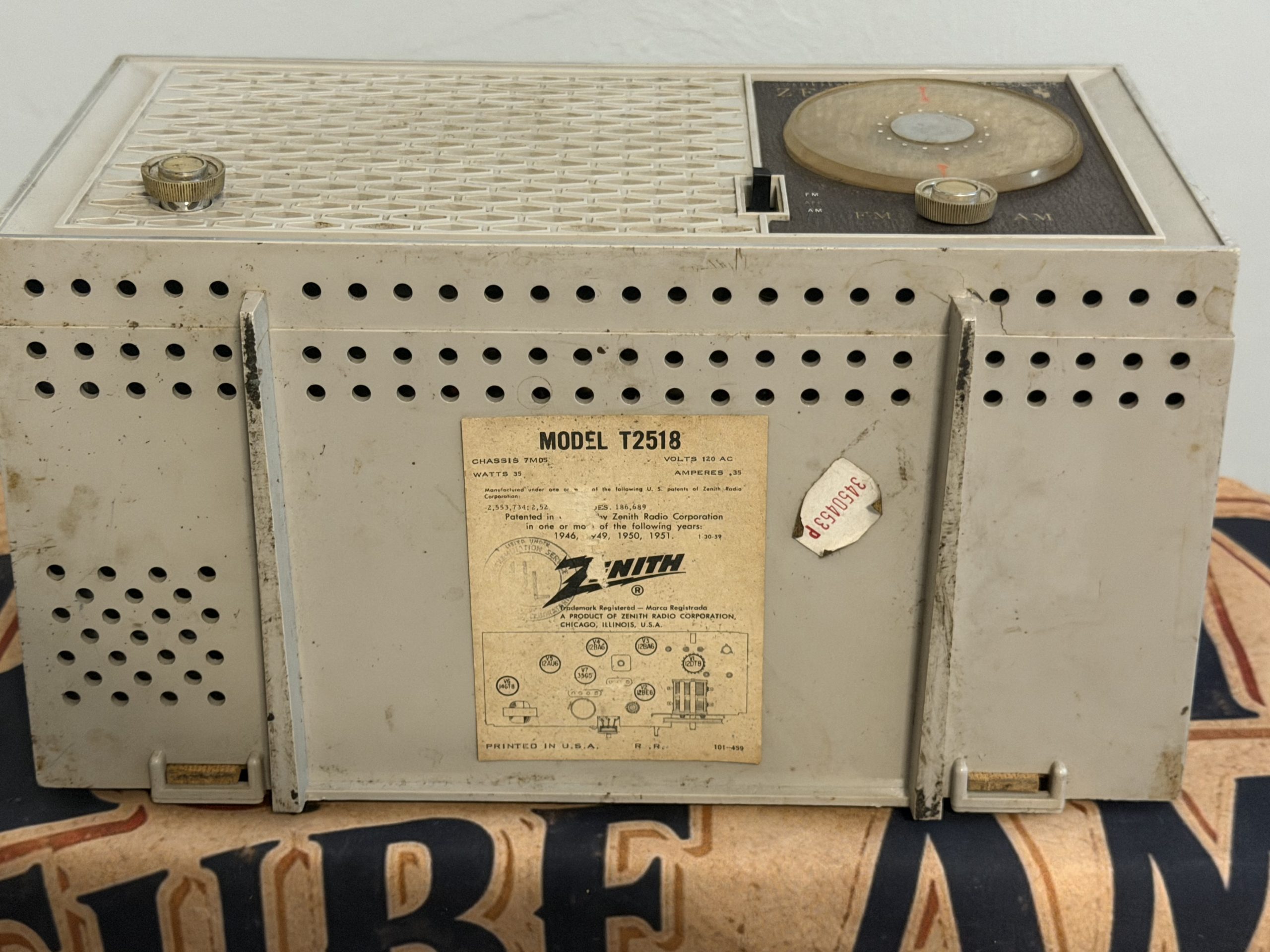1958 Zenith AM/FM T2518 - Image 9